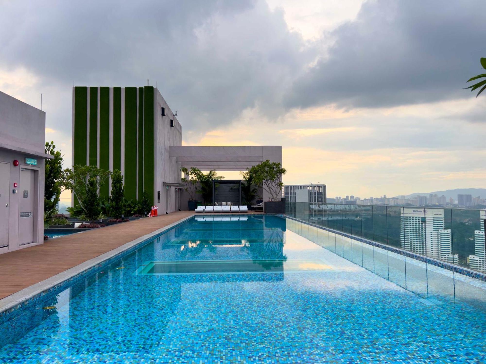Sky Pool Suites Kl Sentral - Riveria City クアラルンプール エクステリア 写真