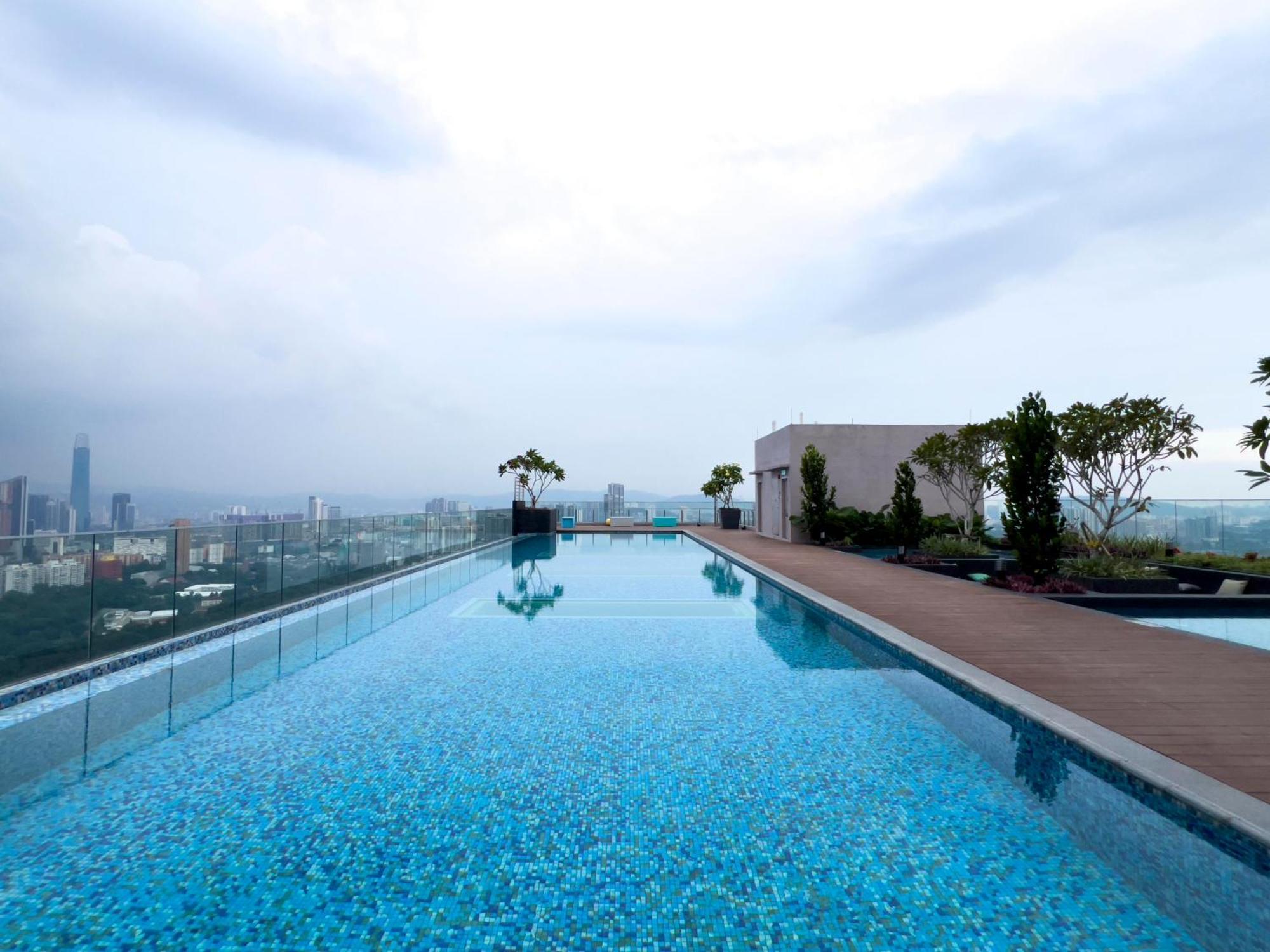 Sky Pool Suites Kl Sentral - Riveria City クアラルンプール エクステリア 写真