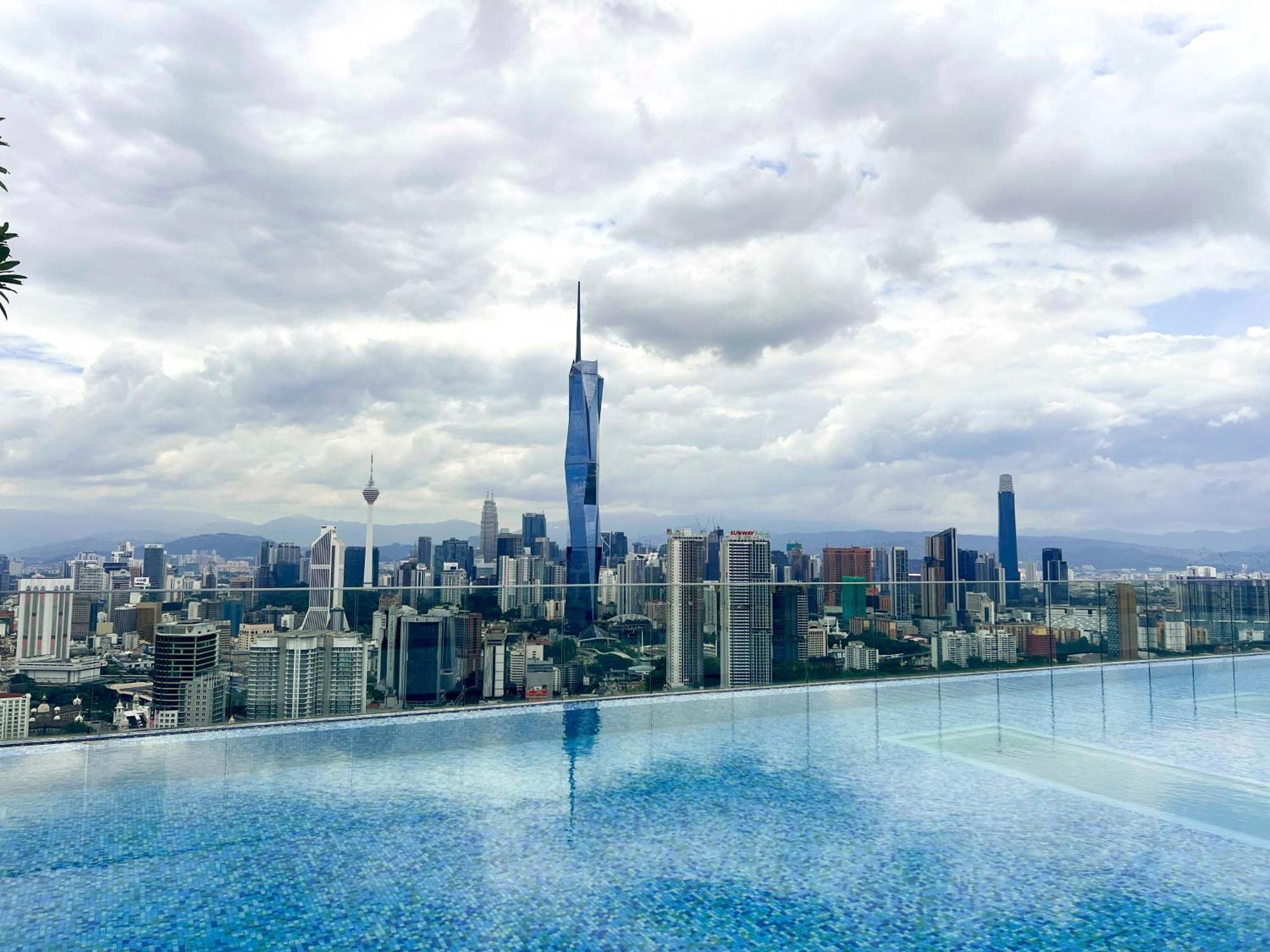 Sky Pool Suites Kl Sentral - Riveria City クアラルンプール エクステリア 写真
