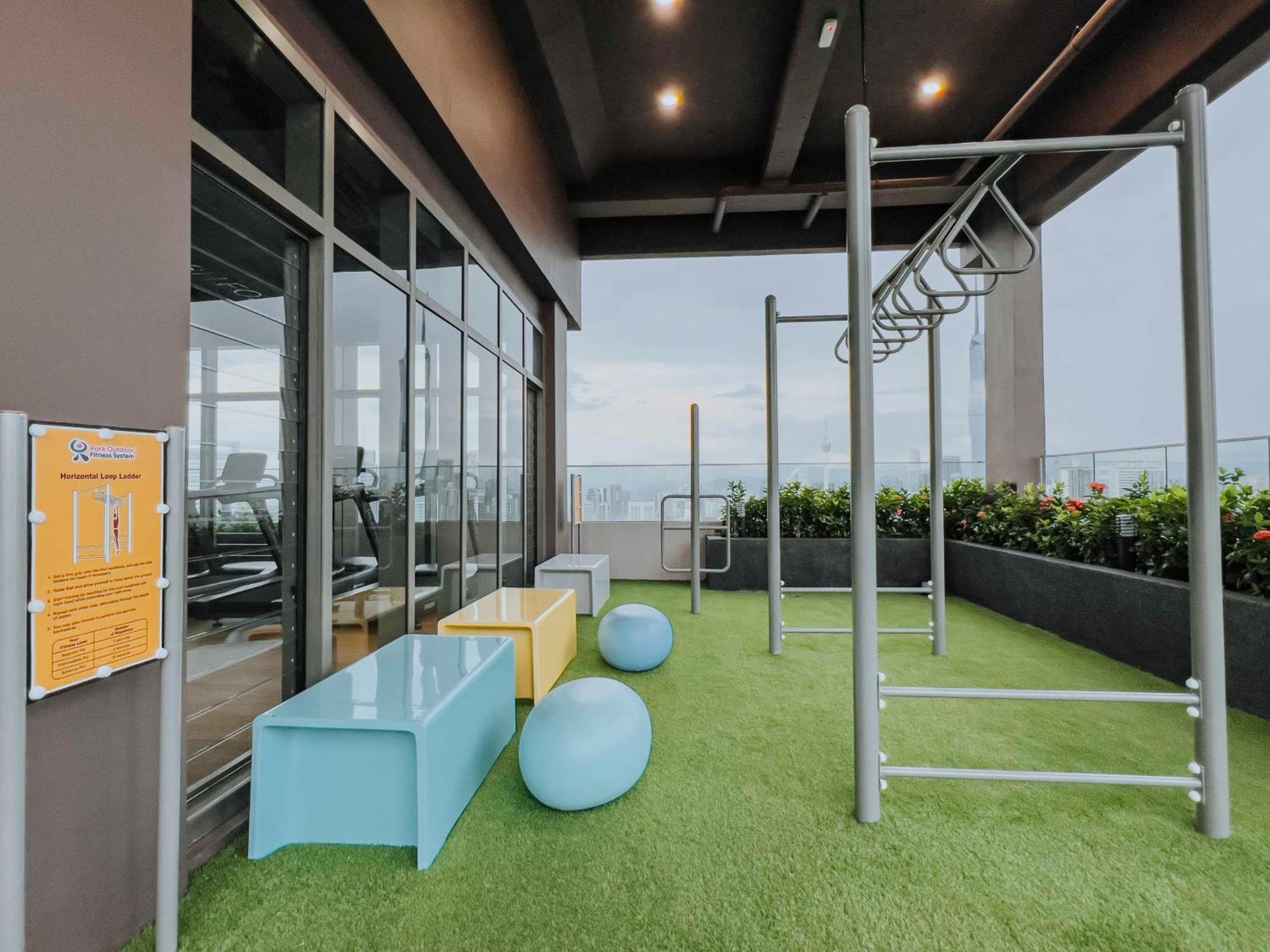 Sky Pool Suites Kl Sentral - Riveria City クアラルンプール エクステリア 写真